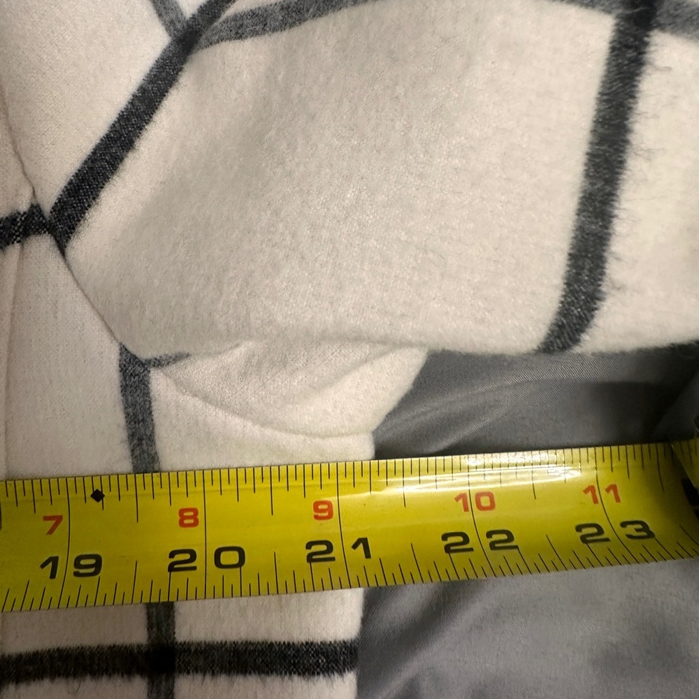 Tommy Hilfiger Cream and Black Plaid Blazer - Picture 5 of 7